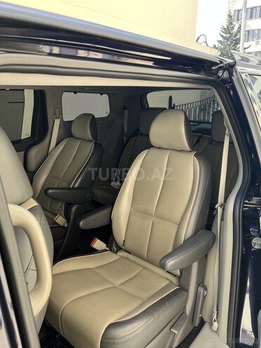 Kia Carnival-7