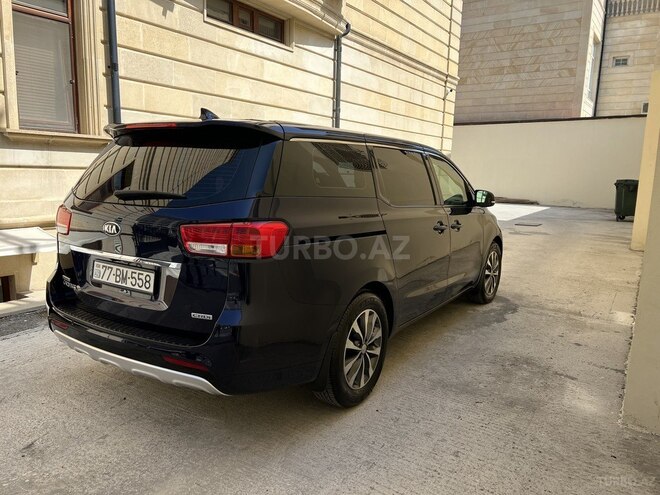 Kia Carnival-4