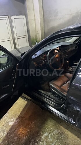 BMW 528 2006, 240,000 km - 2.5 l - Bakı