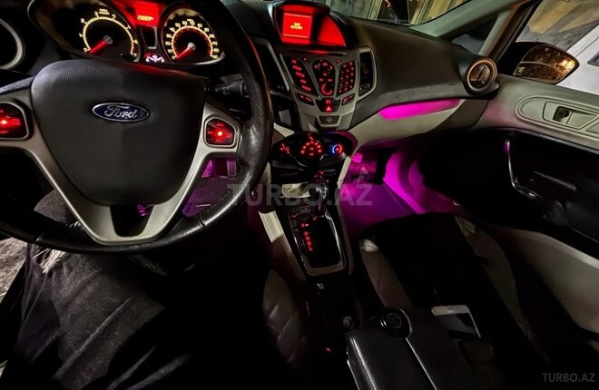 Ford Fiesta 2013, 230,000 km - 1.6 л - Gəncə