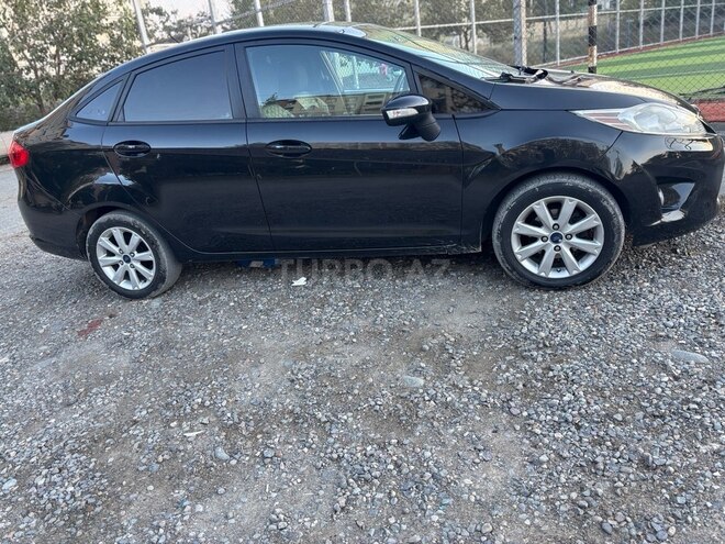 Ford Fiesta 2013, 230,000 km - 1.6 л - Gəncə