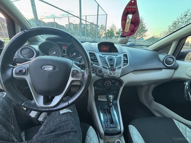 Ford Fiesta 2013, 230,000 km - 1.6 л - Gəncə