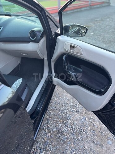 Ford Fiesta 2013, 230,000 km - 1.6 л - Gəncə