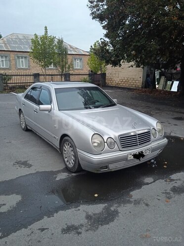 Mercedes E 240 1998, 354,997 km - 2.4 л - Zaqatala