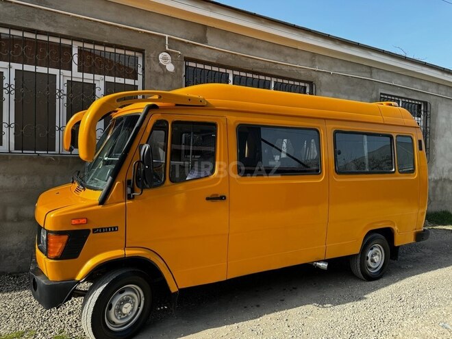Mercedes 208 D 1992, 347,000 km - 2.3 l - Quba