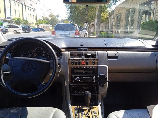 Mercedes E 280 1998, 431,425 km - 2.8 l - Bakı