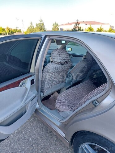 Mercedes E 240 2000, 300,000 km - 2.4 l - Qazax