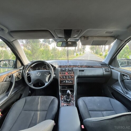 Mercedes E 200 2000, 412,400 km - 2.0 l - Biləsuvar