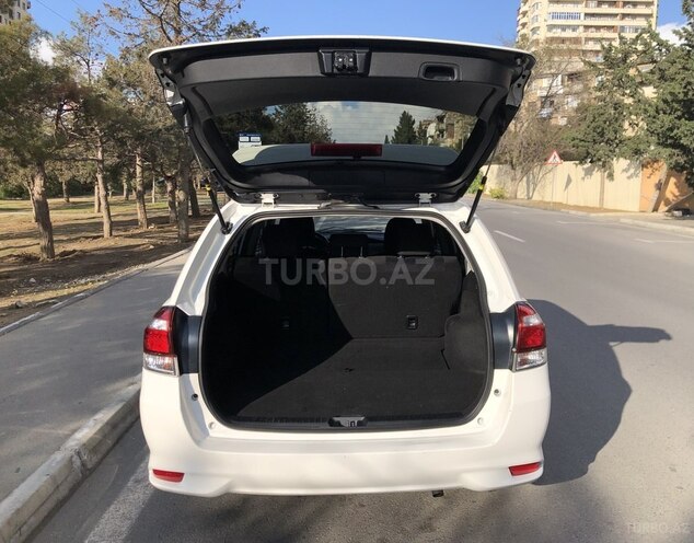 Toyota Corolla Fielder 2019, 130,000 km - 1.5 л - Bakı