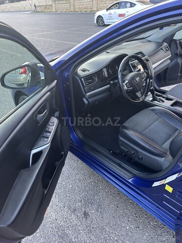 Toyota Camry-12