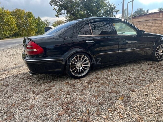 Mercedes E 240 2004, 399,000 km - 2.6 л - Quba