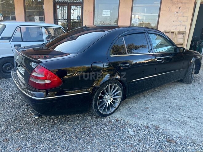 Mercedes E 240 2004, 399,000 km - 2.6 л - Quba