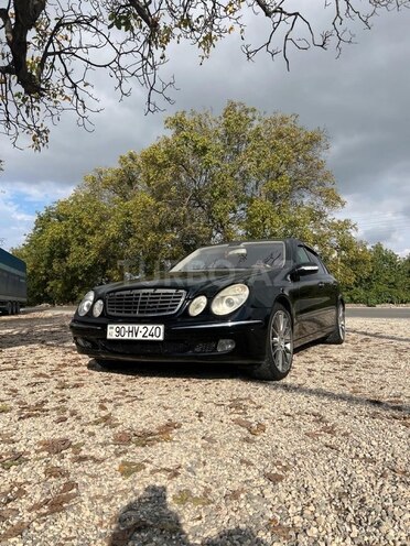 Mercedes E 240 2004, 399,000 km - 2.6 л - Quba