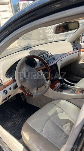 Mercedes E 240 2004, 399,000 km - 2.6 л - Quba