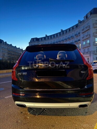 Volvo XC90-9