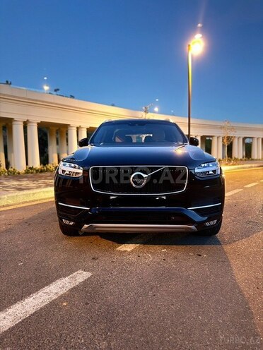 Volvo XC90-1