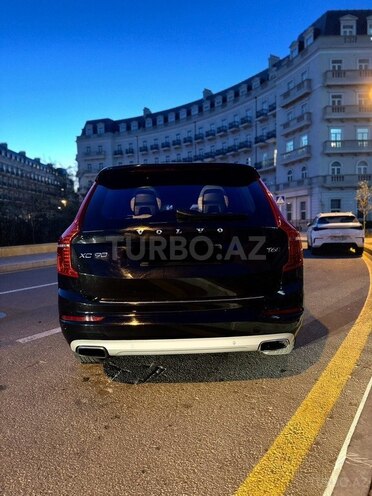 Volvo XC90-8