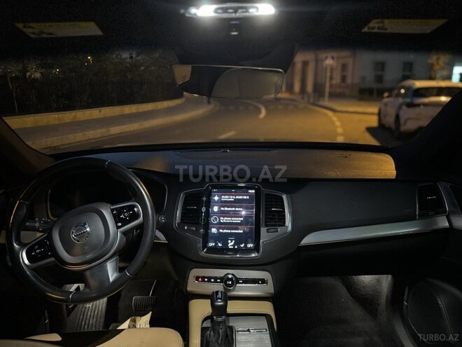 Volvo XC90-10