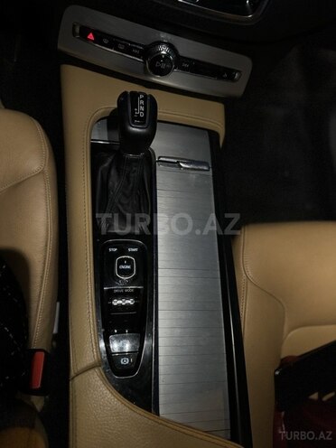 Volvo XC90-17