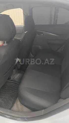 Chevrolet Cobalt-12