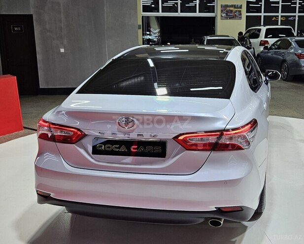 Toyota Camry-12