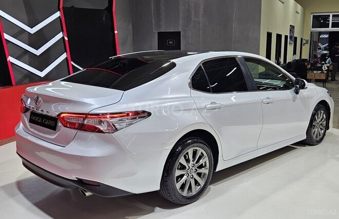 Toyota Camry-11