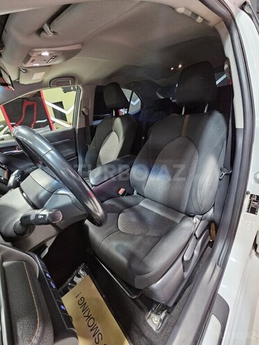 Toyota Camry-14