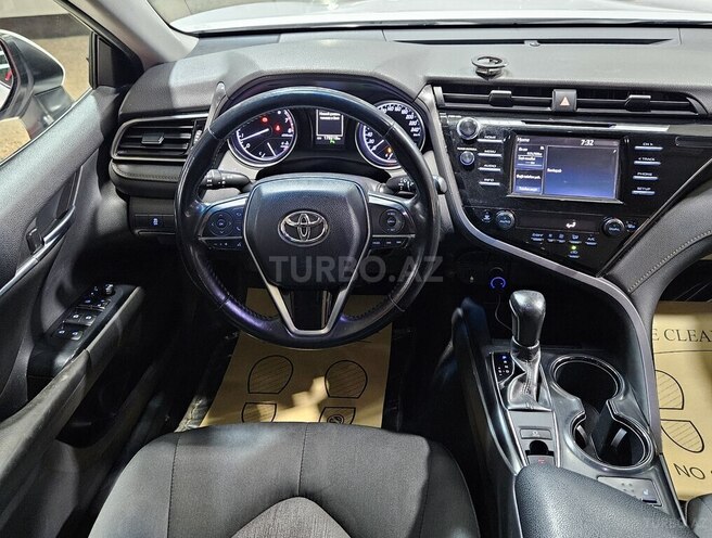 Toyota Camry-15