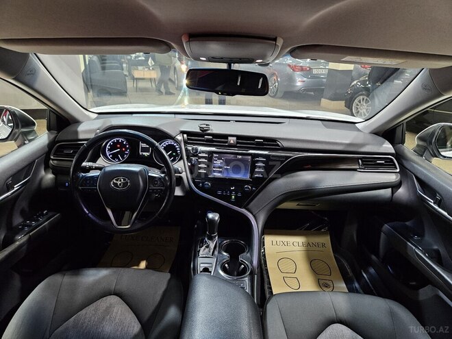 Toyota Camry-18