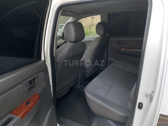 Toyota Hilux 2014, 170,000 km - 2.5 л - Bakı