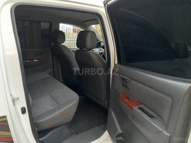 Toyota Hilux 2014, 170,000 km - 2.5 л - Bakı
