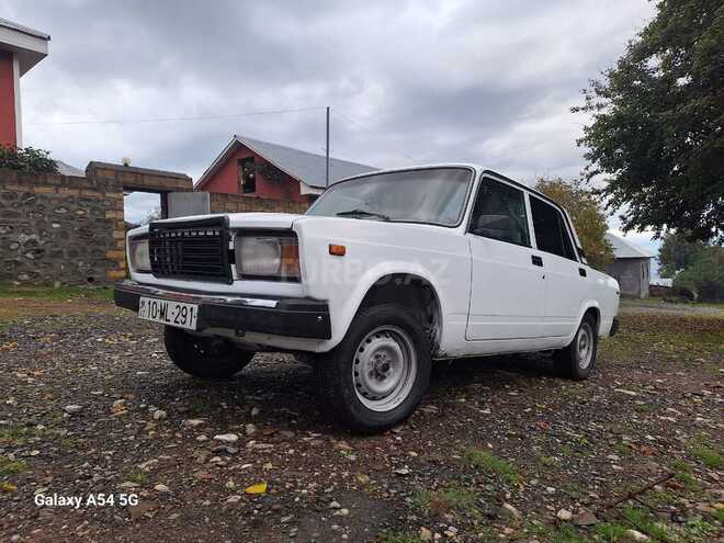 LADA (VAZ) 2107 2004, 200,000 km - 1.6 l - Qax
