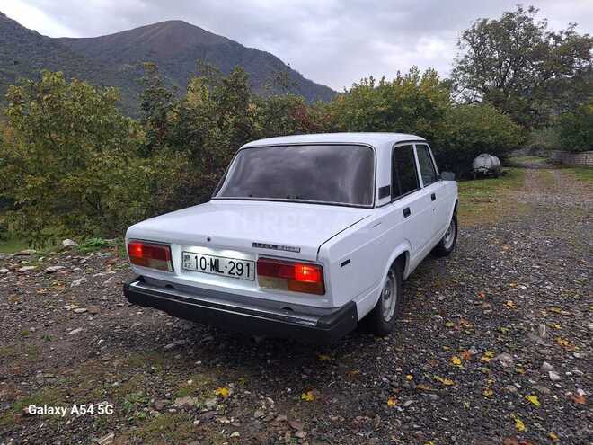 LADA (VAZ) 2107 2004, 200,000 km - 1.6 l - Qax