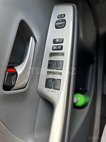 Toyota Prius V 2012, 204,387 km - 1.8 l - Bakı