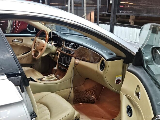 Mercedes CLS 350 2005, 223,000 km - 3.5 l - Bakı