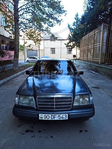 Mercedes E 220 1994, 296,500 km - 2.2 l - Bakı