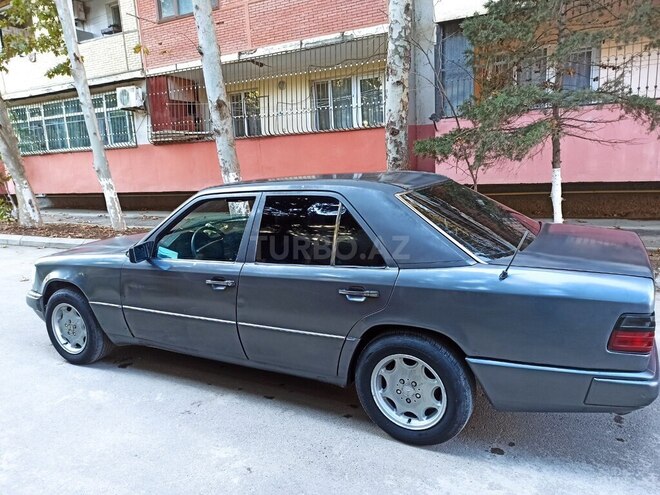 Mercedes E 220 1994, 296,500 km - 2.2 l - Bakı