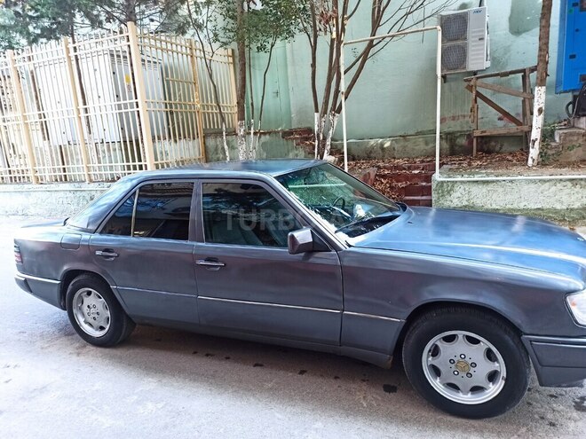 Mercedes E 220 1994, 296,500 km - 2.2 l - Bakı