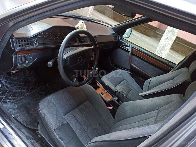 Mercedes E 220 1994, 296,500 km - 2.2 l - Bakı