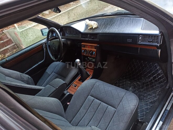 Mercedes E 220 1994, 296,500 km - 2.2 l - Bakı