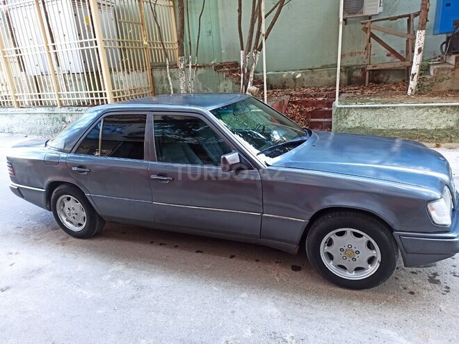Mercedes E 220 1994, 296,500 km - 2.2 l - Bakı
