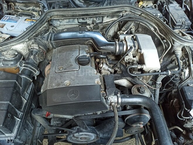 Mercedes E 220 1994, 296,500 km - 2.2 l - Bakı