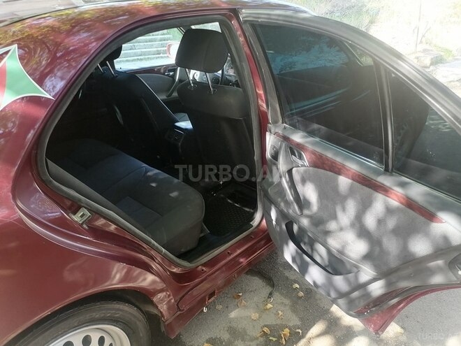 Mercedes E 220 2000, 199,000 km - 2.2 l - Bakı