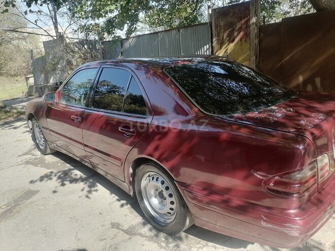 Mercedes E 220 2000, 199,000 km - 2.2 l - Bakı