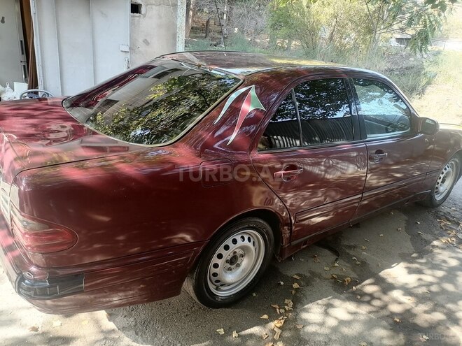 Mercedes E 220 2000, 199,000 km - 2.2 l - Bakı