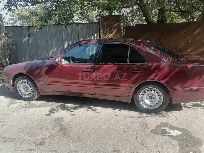 Mercedes E 220 2000, 199,000 km - 2.2 l - Bakı
