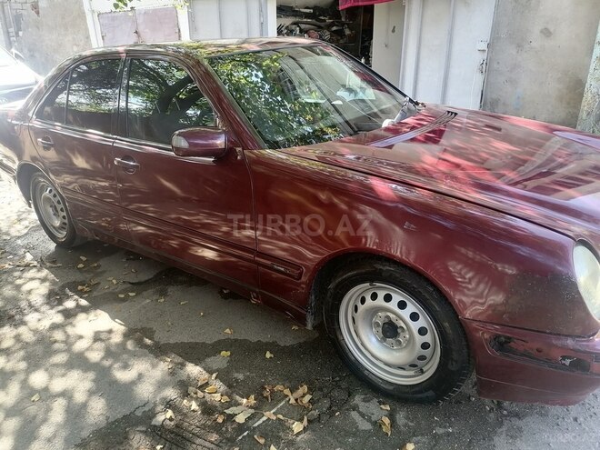 Mercedes E 220 2000, 199,000 km - 2.2 l - Bakı