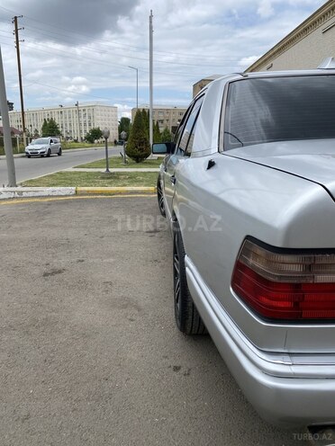 Mercedes E 220 1994, 396,416 km - 2.2 l - Gəncə