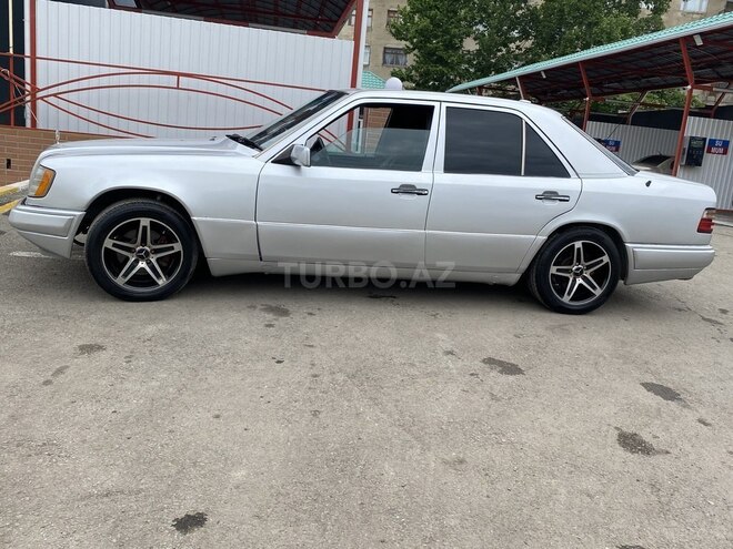 Mercedes E 220 1994, 396,416 km - 2.2 l - Gəncə