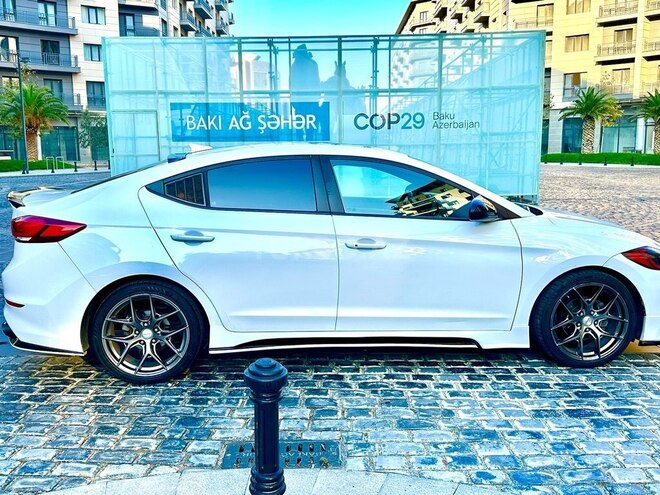 Hyundai Elantra 2017, 115,567 km - 2.0 л - Bakı